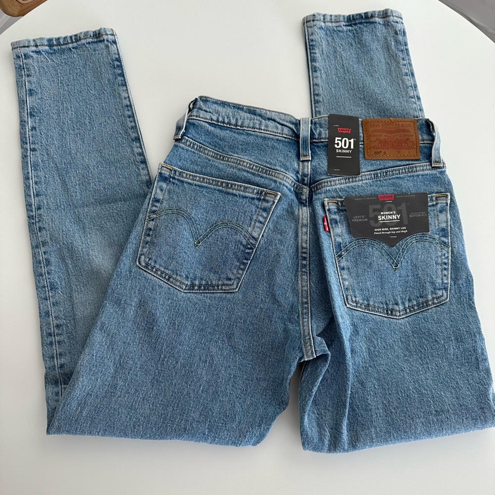 NWT Levi’s 501 Skinny Jeans in Tango Light